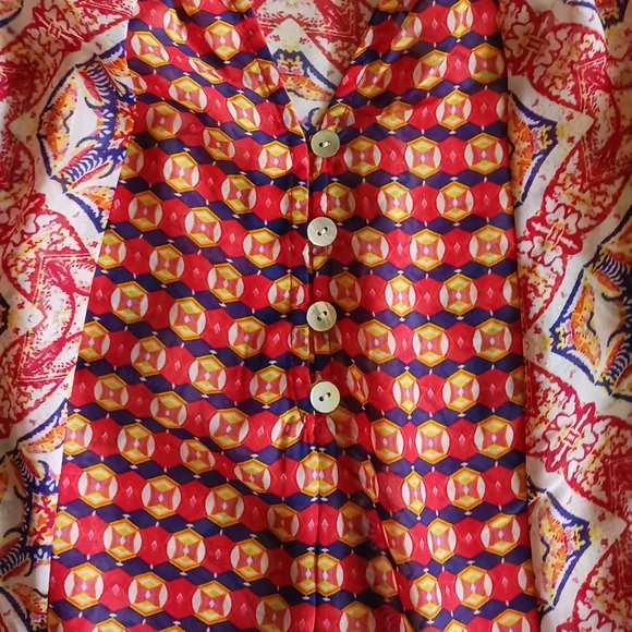 Fig and Flower Anthropologie Blouse Top Size Small Geometric Button V Neck - Picture 11 of 12